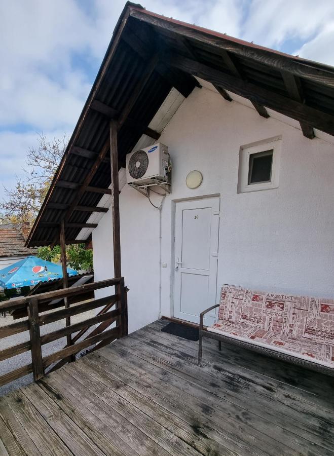 Villa Elena Yanoshi Exterior foto