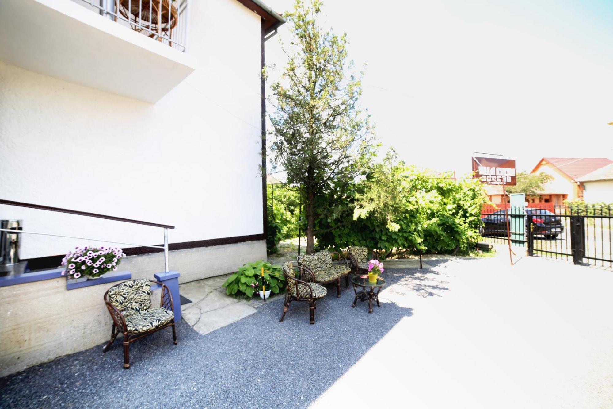 Villa Elena Yanoshi Exterior foto