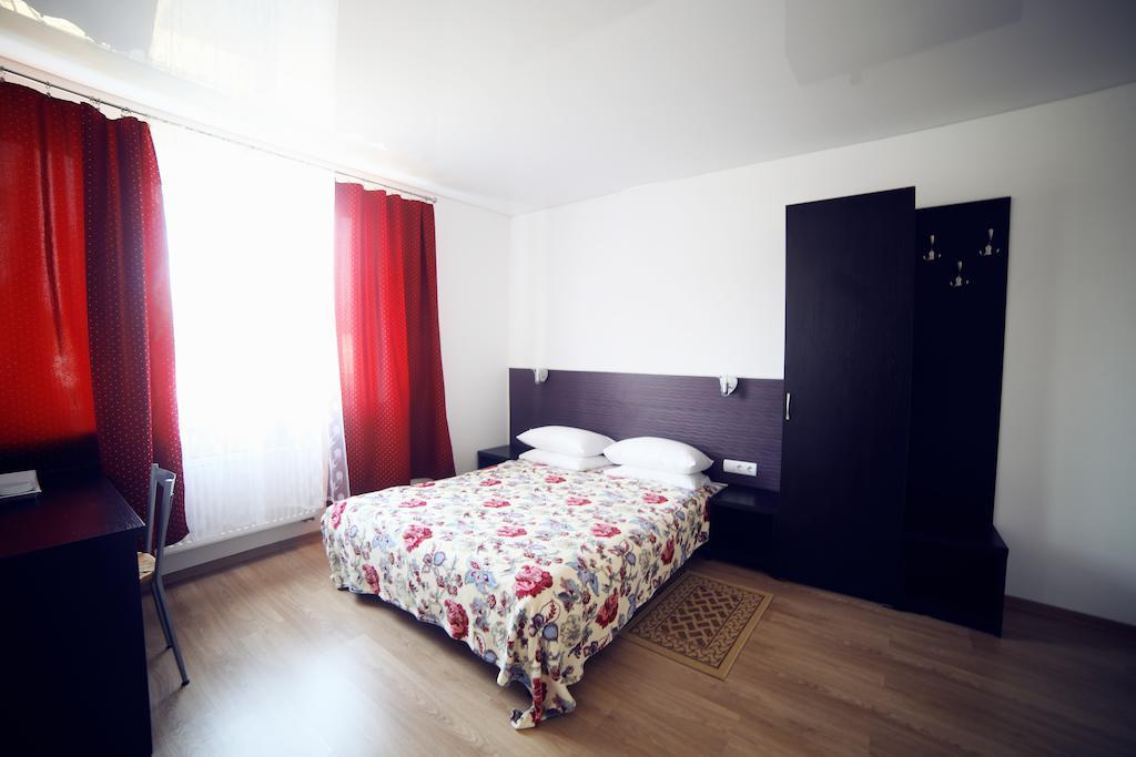 Villa Elena Yanoshi Habitación foto